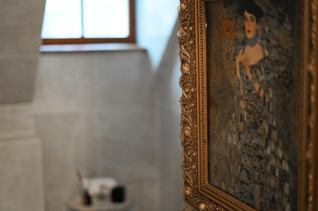Madam s Boa Apartment Banska Stiavnica Bagian luar foto