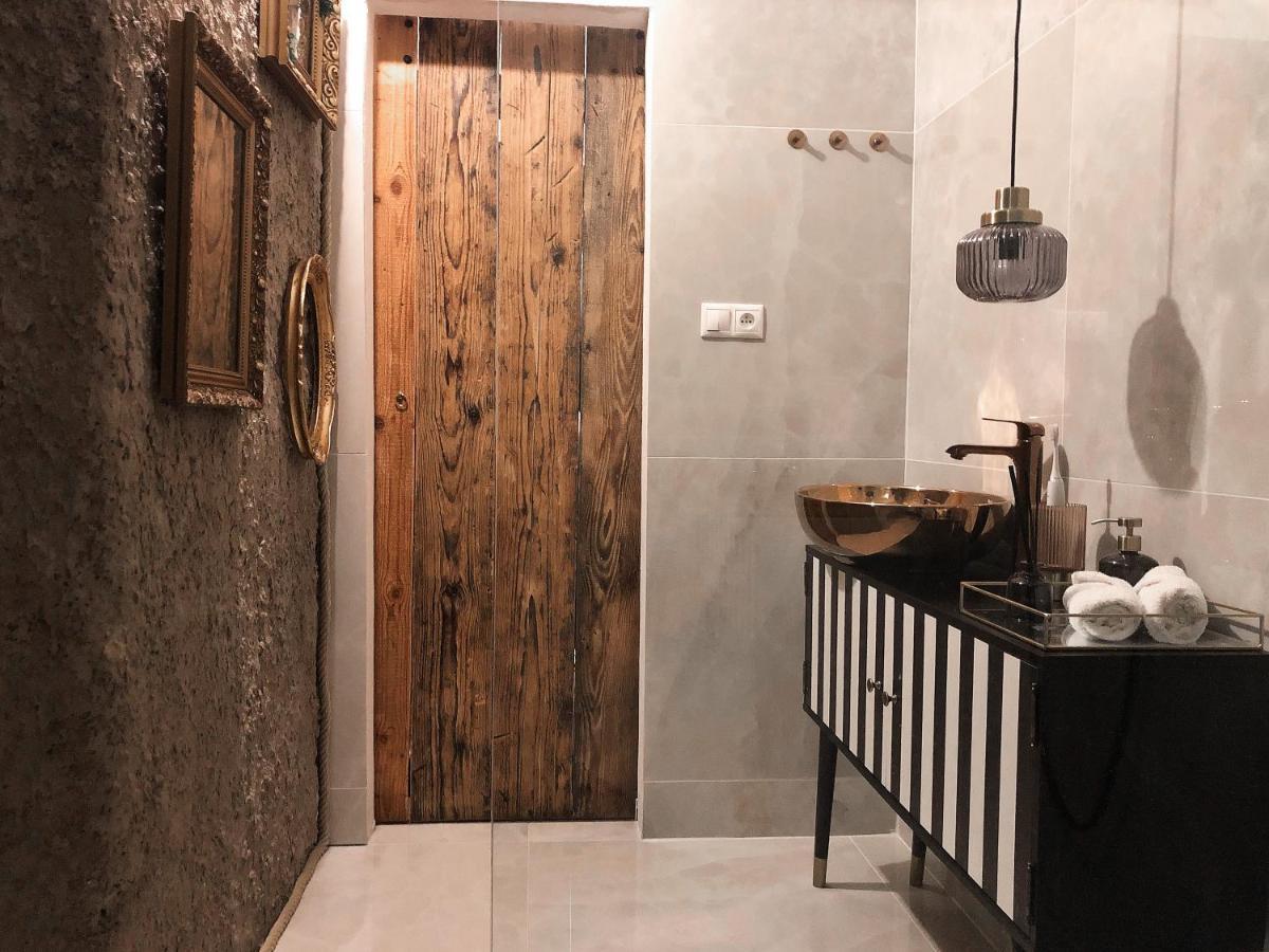 Madam s Boa Apartment Banska Stiavnica Bagian luar foto
