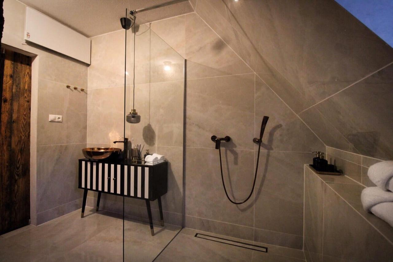 Madam s Boa Apartment Banska Stiavnica Bagian luar foto